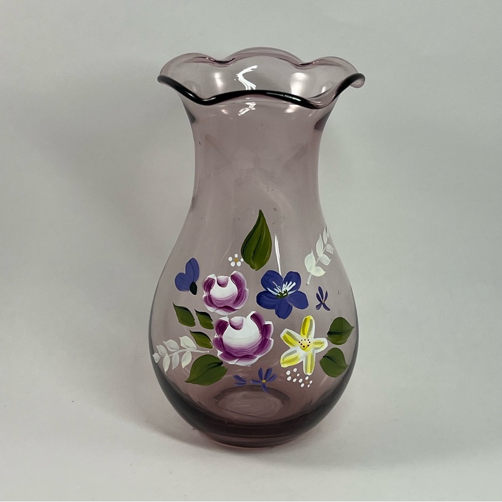 VINTAGE FENTON 8'' HAND PAINTED BLOWN GLASS VASE PURPLE MULTICOLOR FLOWERS
